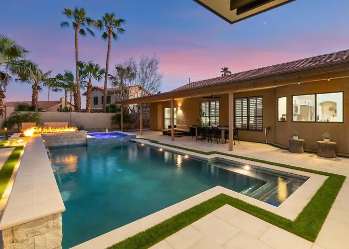 Holiday home Backyard Bliss - Firepit Putt Play Pool & *