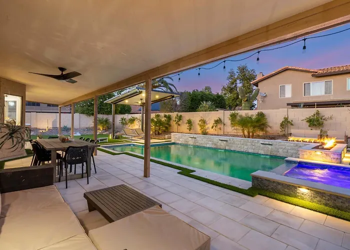 Backyard Bliss - Firepit Putt Play Pool & Phoenix